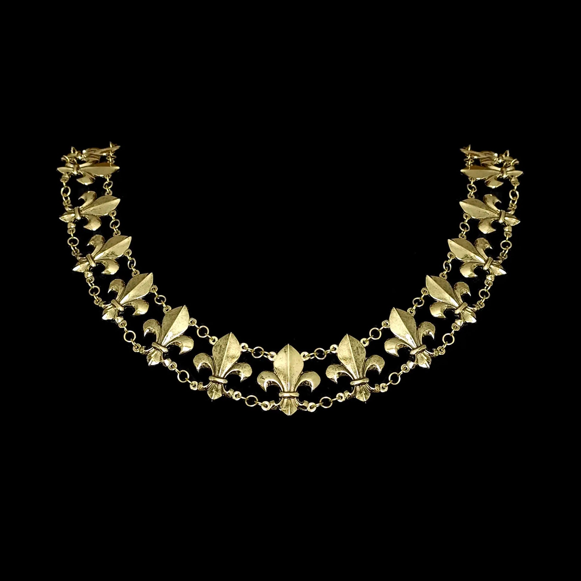 Collar de oficio Lis - Acabado Latón