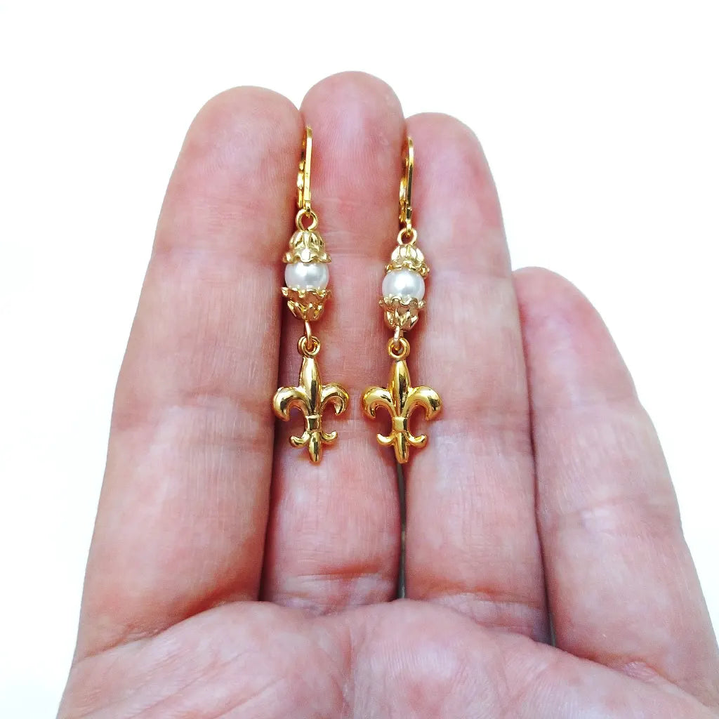 Fleur de Lis pearls Earrings