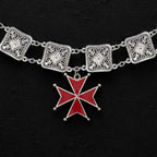Collier croix de Malte rouge argent vieilli