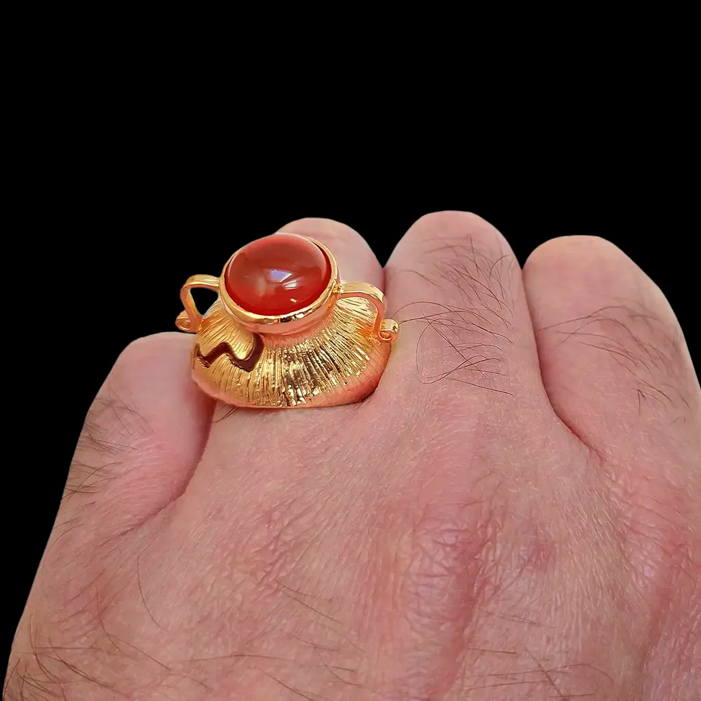 Anillo romano con ánfora