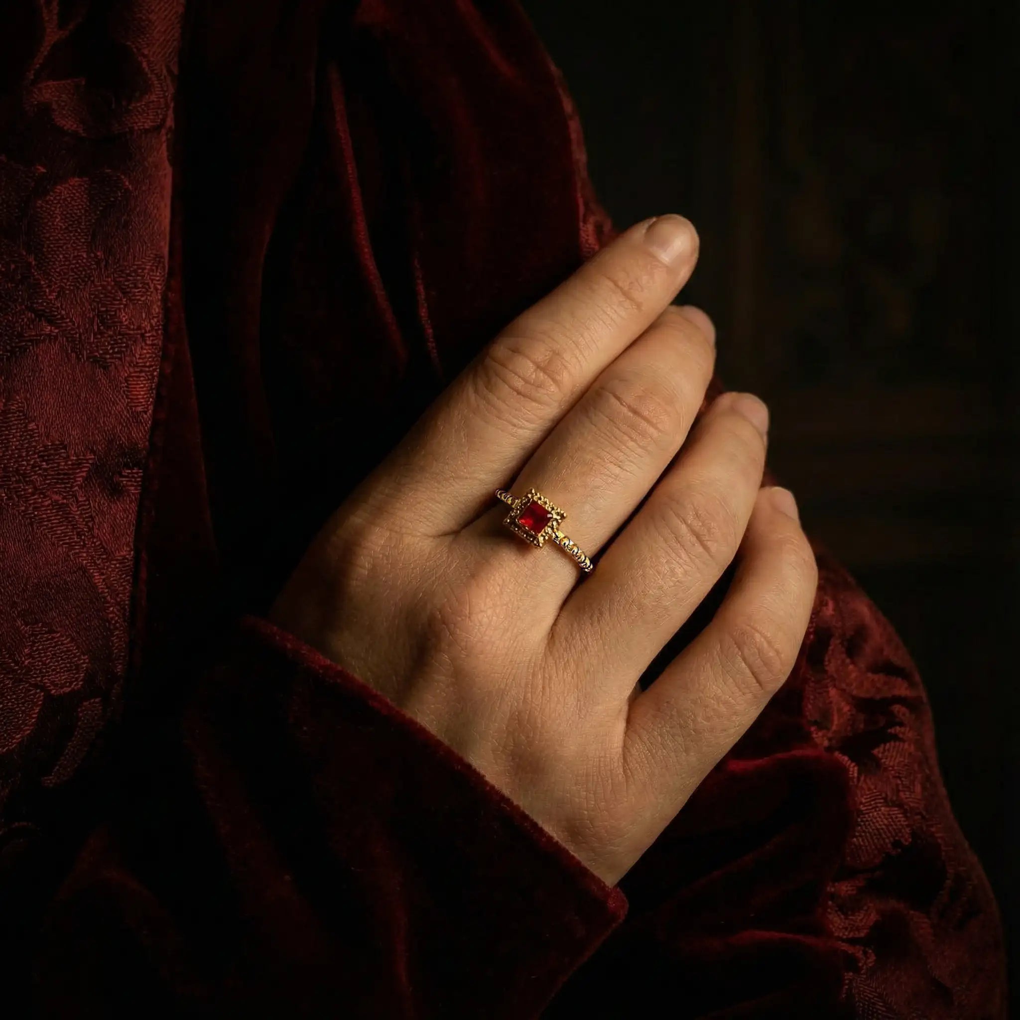 Renaissance Ring Bianca