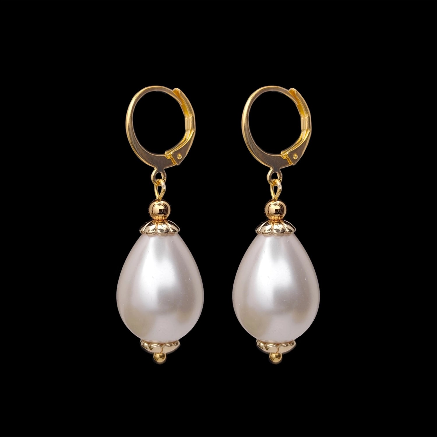 Eleonora of Toledo Earrings with ROund Leverback closures front view