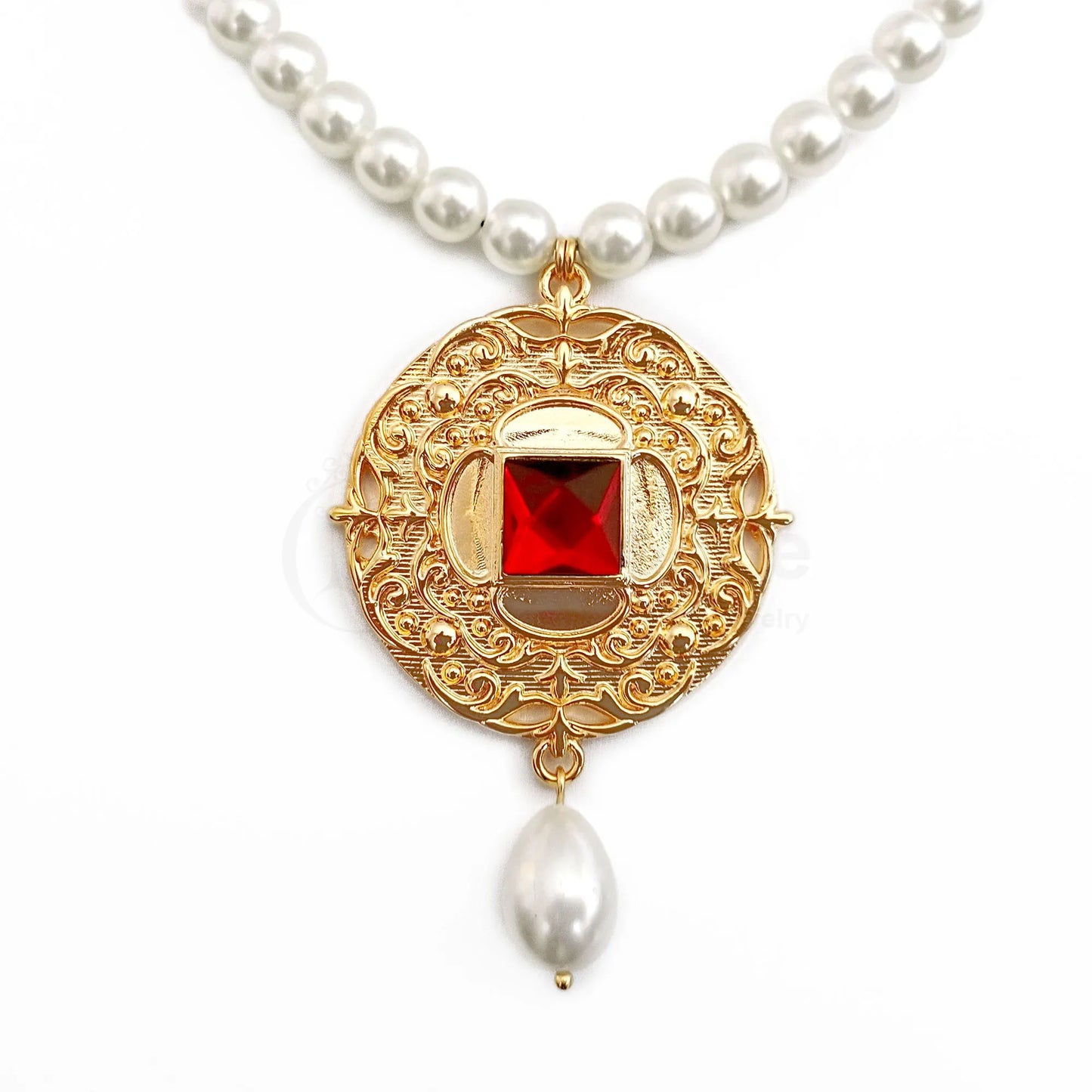 Big pendant Tudor necklace