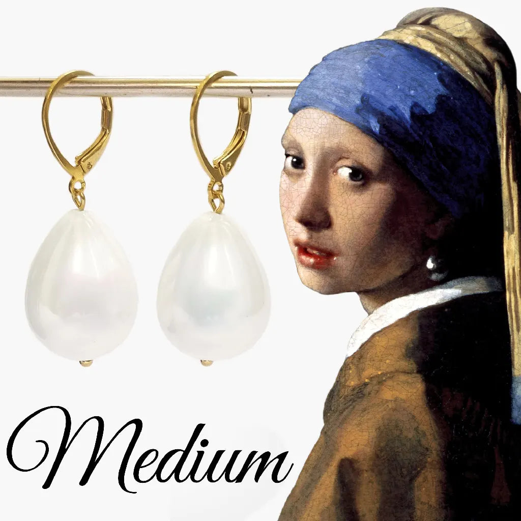 Girl with a pearl earrings Medium