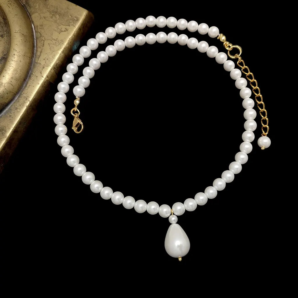 Renaissance pearl necklace Louise